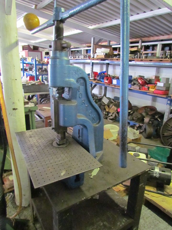 NORTON NO6 FLYPRESS WITH CORNER NOTCHING TOOL - Wilson MachineryWilson ...